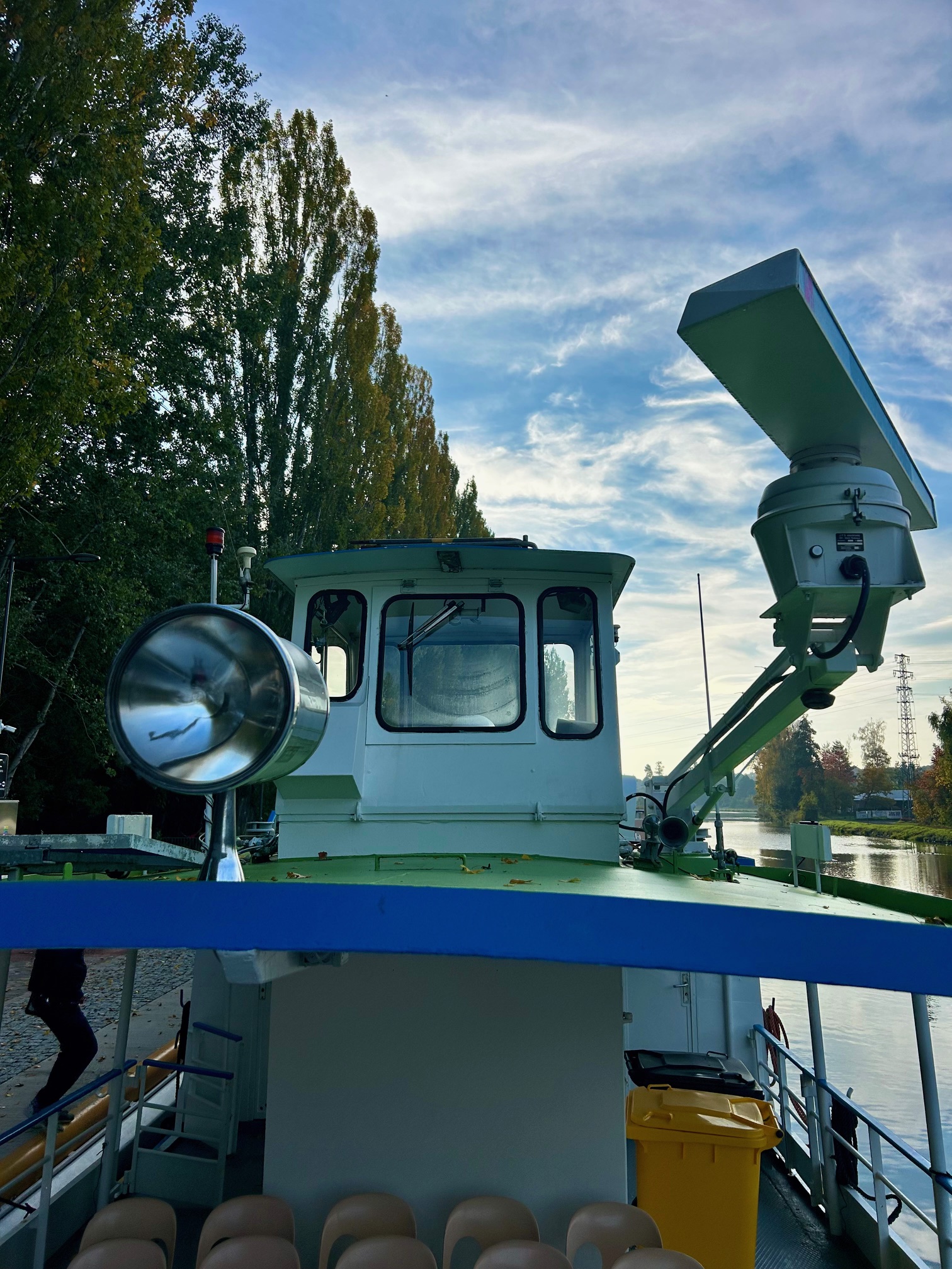 lodní reflektor hledáček radar na lodi